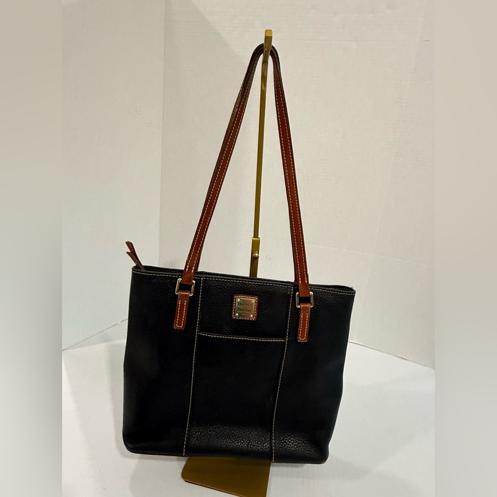 Dooney & Bourke Medium Lexington Purse Black pebbled Leather‎ Shoulder Handbag